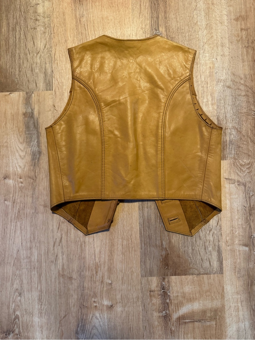 Vintage Leather Vest - Picture 6 of 10
